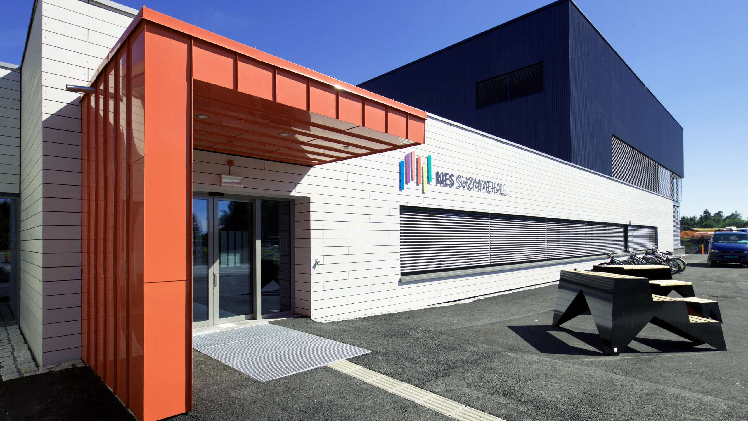 Nes Svømmehall inngang